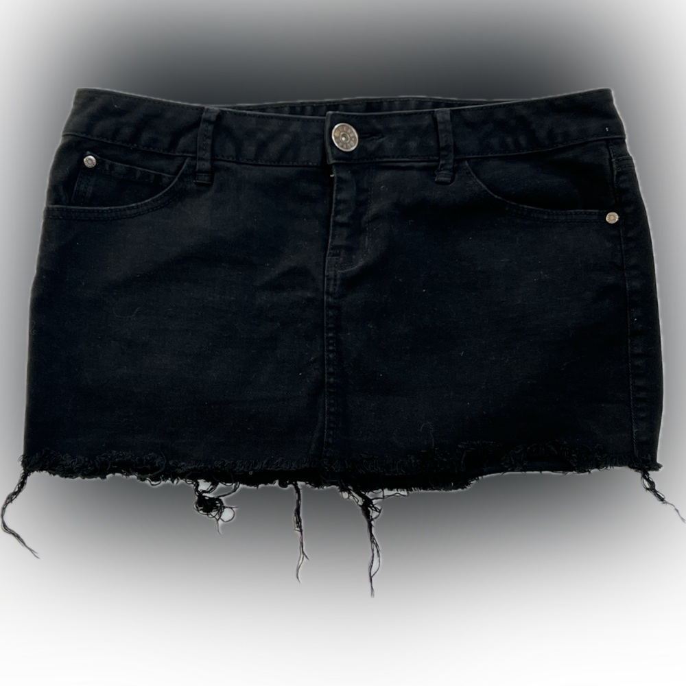 Guess Black Frayed Mini Skirt - Picture 2 of 6